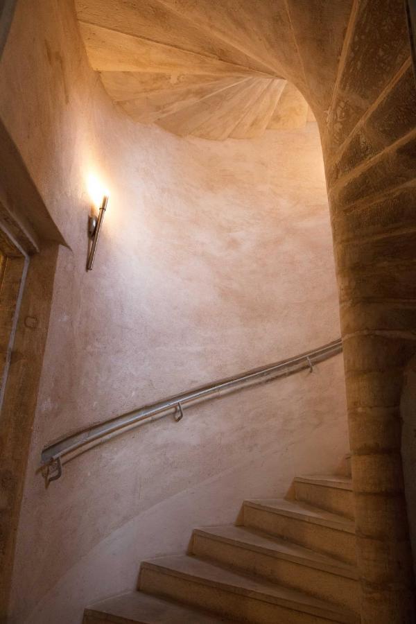 Appartement A-Mi-Chemin - Centre-Ville De تورنو المظهر الخارجي الصورة